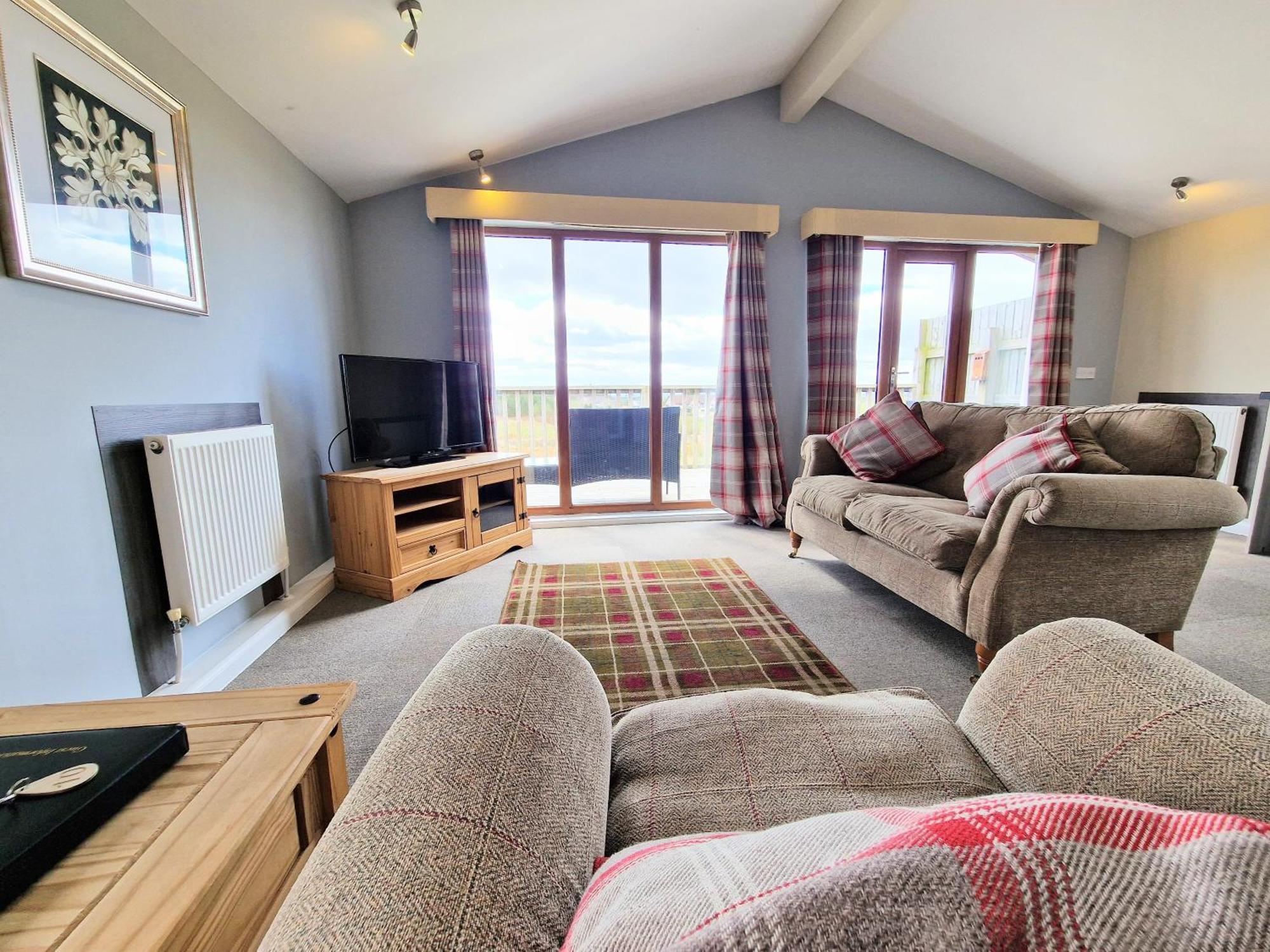 Ochil 10 With Private Hot Tub - Fife - Loch Leven - Lomond Hills Villa Kelty Екстериор снимка